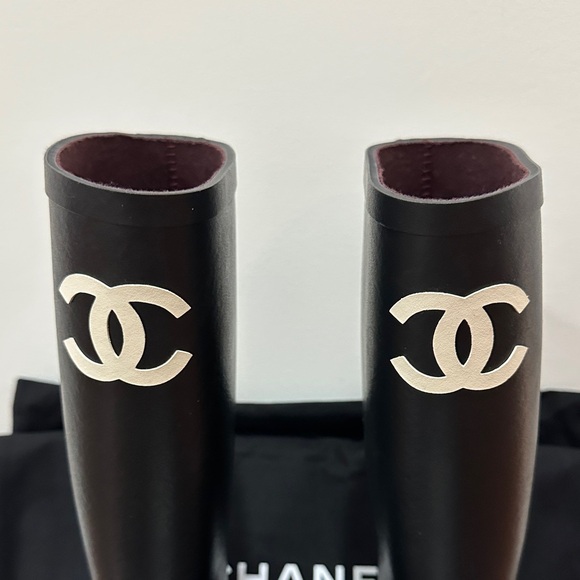 CHANEL Black Rain Boots with White CC Emblem Rare 36 BNIB Dustbags - Picture 3 of 11